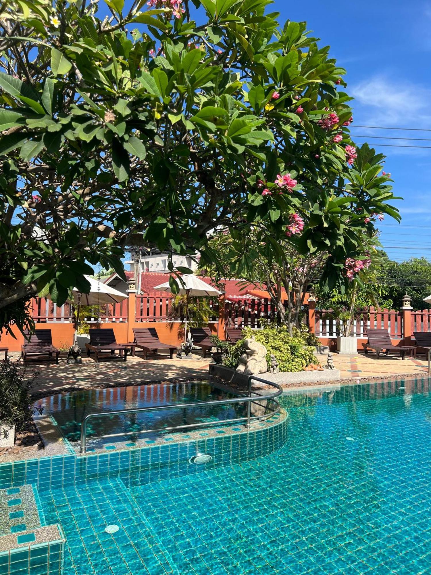 Hotel Pattara Mansion พัทยา Pattaya Exterior foto